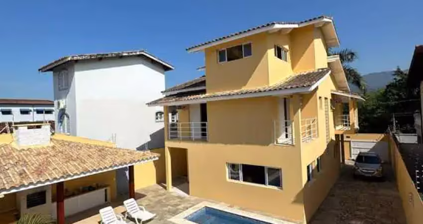 Casa com 4 quartos à venda no Jardim Primavera, Caraguatatuba 