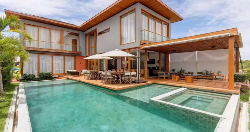 Casa em condomínio de luxo na praia do forte: 5 suítes, no condomínio dos jacarandás