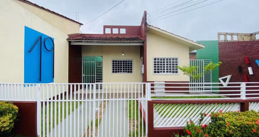 Casa com edícula no Residencial Villa Cidades. More a poucos minutos do Shopping Sumaúma e Hospital Francisca Mendes.