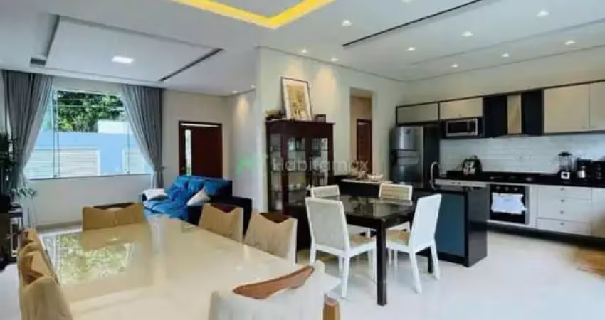 Casa com 4 quartos para alugar na Rua Adolfo Ducker, Coroado, Manaus