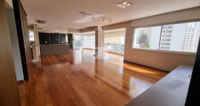 Apartamento a venda de 04 Dorm. sendo 2 suítes reformado e com 4 vagas em Jardim Vila Mariana/Chácara Klabin  -  São Paulo