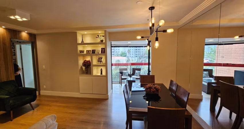 Apartamento a venda reformado de 03 Dormitórios 1suíte e 2 vagas na Vila Mariana  -  São Paulo