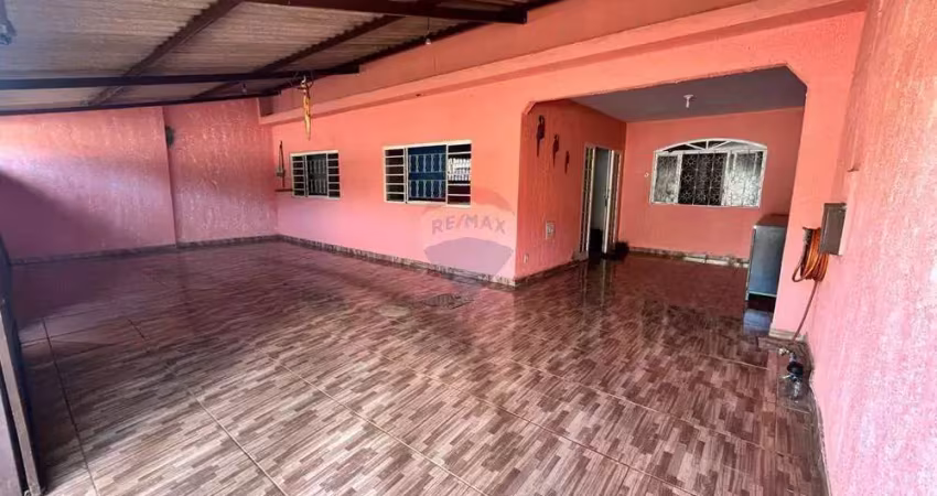 Casa com 2 quartos, na quadra 116 do recanto das emas- ao lado do terminal de ônibus