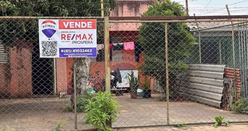 Casa à venda na qnl 01  conjunto a oportunidade única!