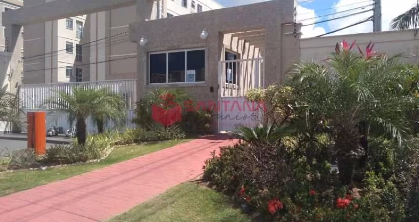 Apartamento com 2/4  em condomínio fechado