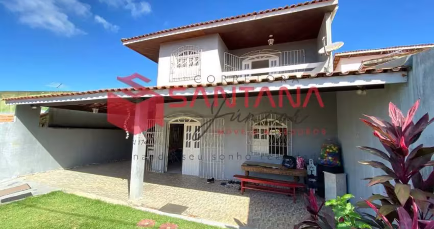 Casa com área verde, no Recanto das Mangueiras