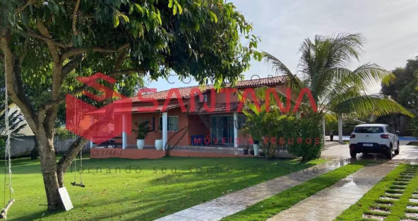 Casa em condomínio 4/4 sendo 2 suites em Abrantes