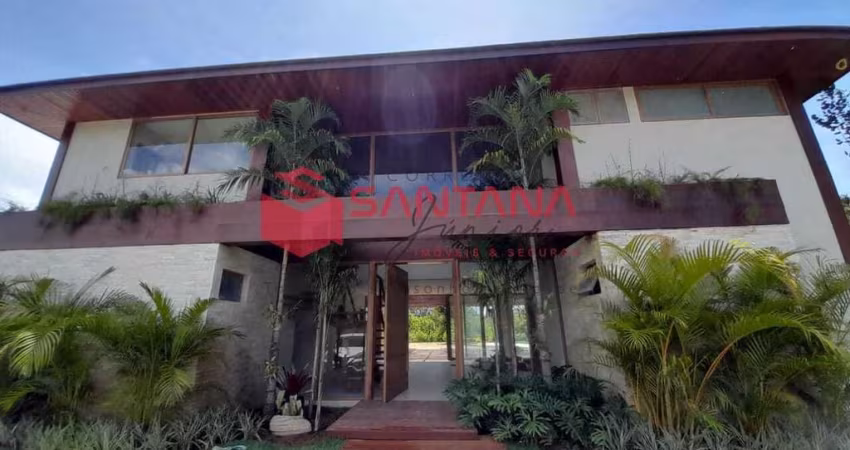 Casa de alto padrão, com 6 suítes em Praia do Forte