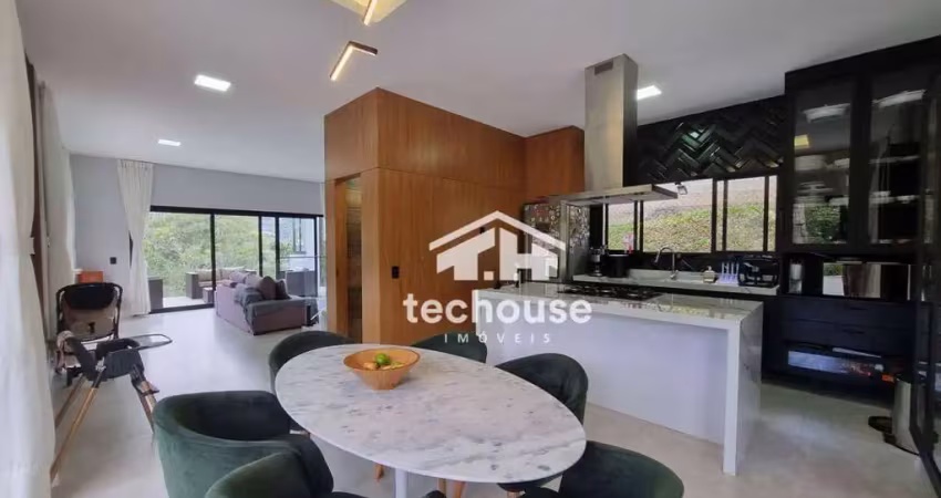 Casa em condomínio com lazer completo, Parque do Imbuí, teresópolis, 3 suítes, 280 m².