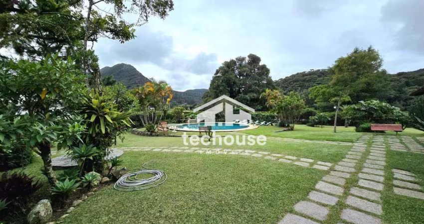 Casa com 4 dormitórios à venda, 600 m² por R$ 5.300.000,00 - Carlos Guinle - Teresópolis/RJ
