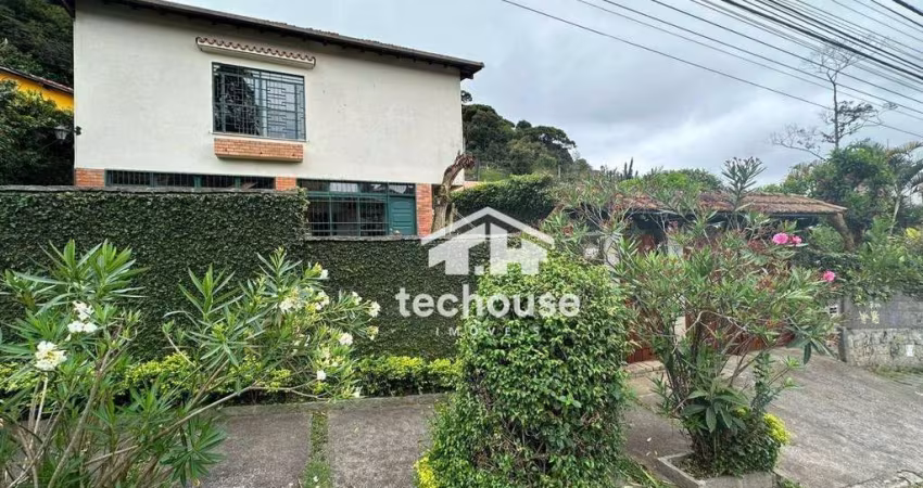 Casa com 4 dormitórios à venda, 214 m² por R$ 1.290.000,00 - Jardim Europa - Teresópolis/RJ