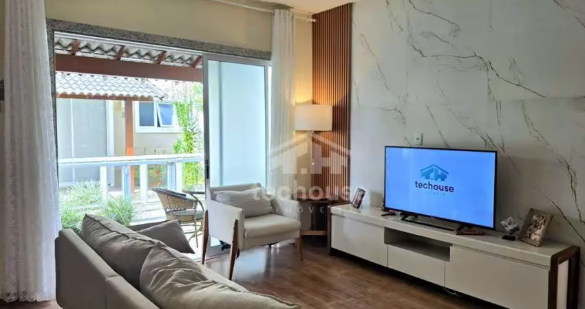 Charme e conforto: casa em condomínio discreto perto do centro de teresópolis, com duas suítes e 105 m².