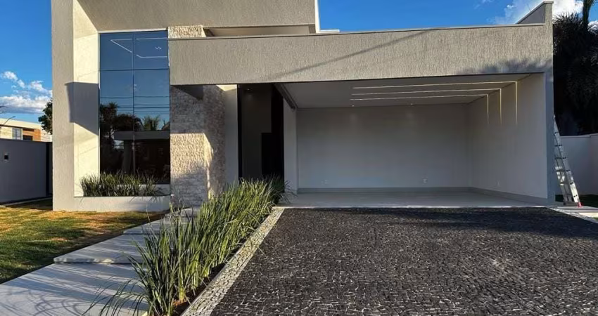 Casa Alto Padrão, 4/4, sendo 3 suítes, 240 m²- Caribe Residence e Resort - Palmas/TO