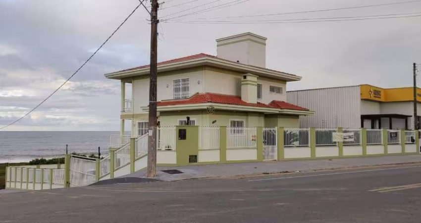 Casa Frente Mar em Piçarras - SC