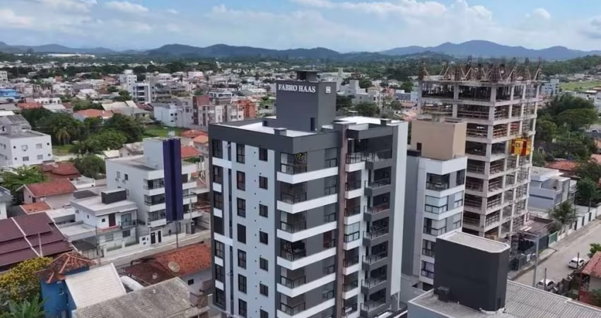 Apartamento com 3 dormitórios a 370m da Praia em Balneário Piçarras