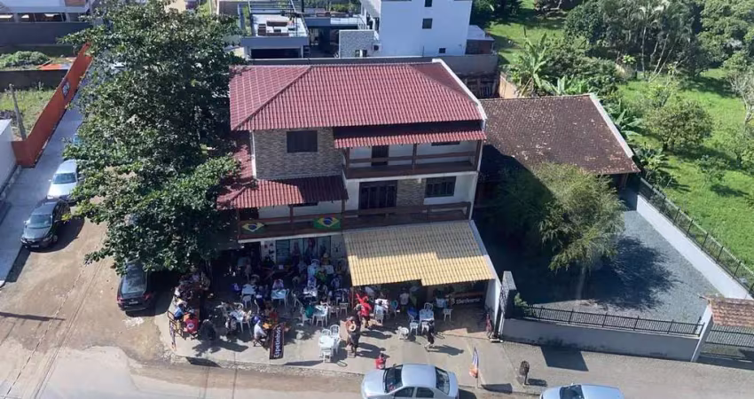Sobrado residencial e comercial de esquina em balneario piçarras