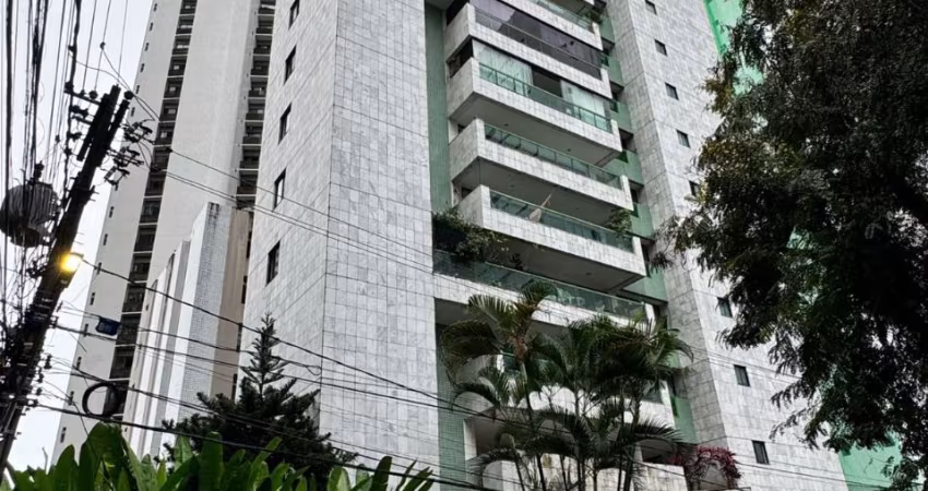 Apartamento para venda com 192 metros quadrados com 4 quartos em Casa Amarela - Recife - PE