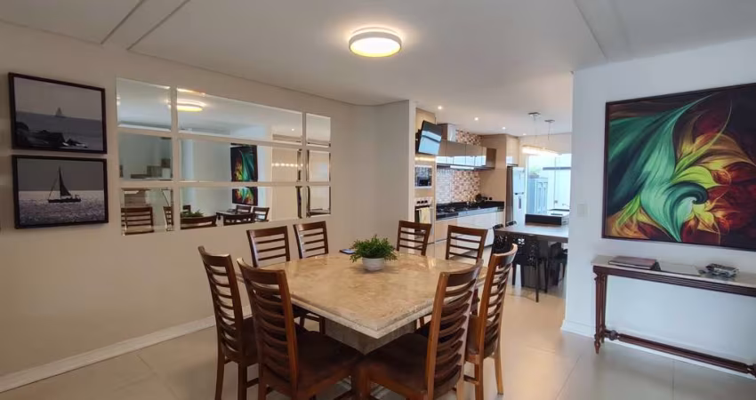 Casa com 3 quartos à venda na Dos Bandeirantes, 296, Guabirotuba, Curitiba
