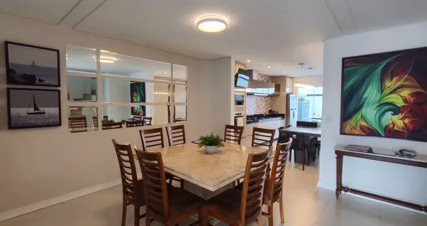 Casa com 3 quartos à venda na Dos Bandeirantes, 296, Guabirotuba, Curitiba
