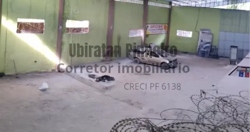 Galpão comercial disponível para locação no bairro de petrópolis