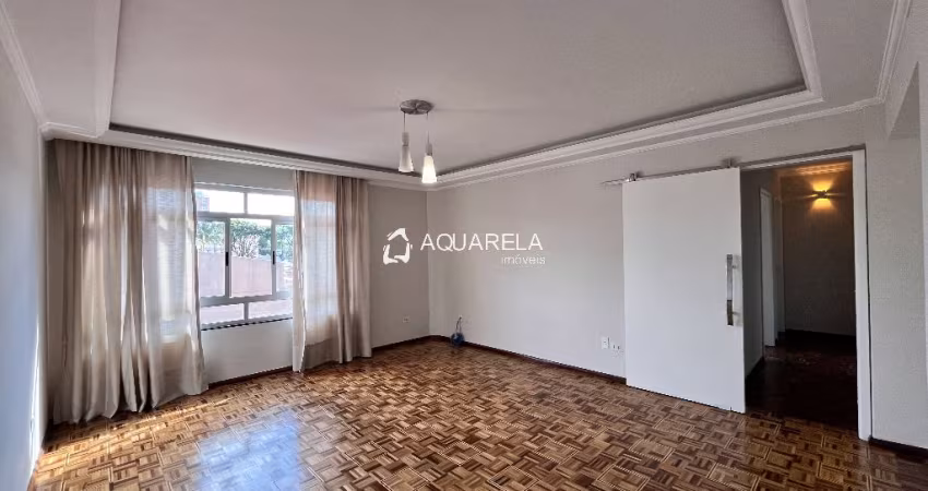 Apto Amplo Reformado no Agua Verde