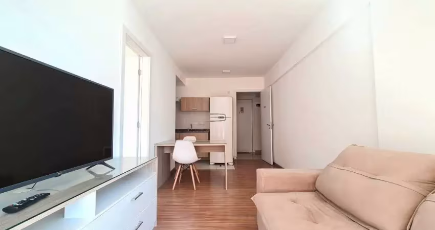 Apartamento com 1 dormitório, mobiliado, andar alto. ed central station