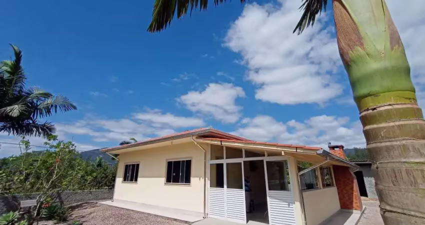 Casa com 3 quartos para alugar em Canudos, Biguaçu 