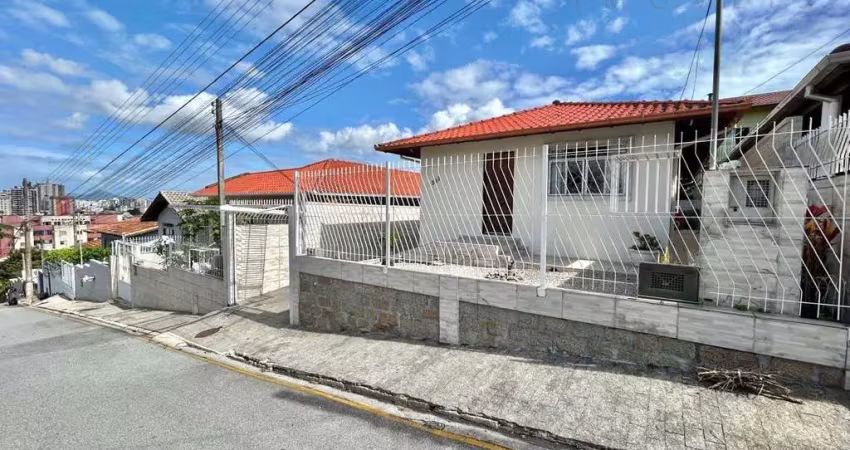 Casa em Bela Vista  -  São José