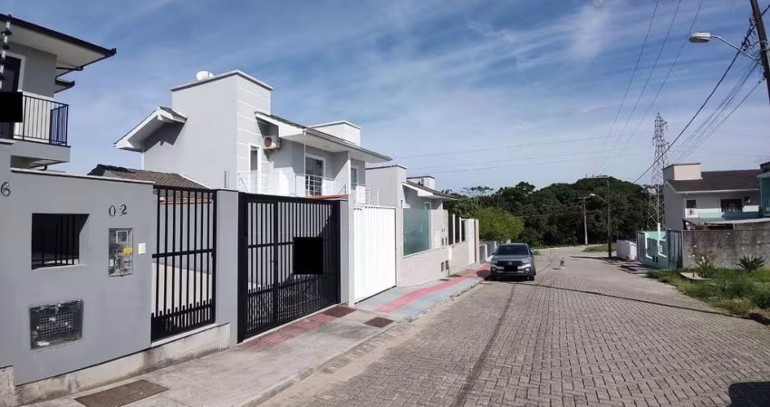 Casa em Forquilhas  -  São José