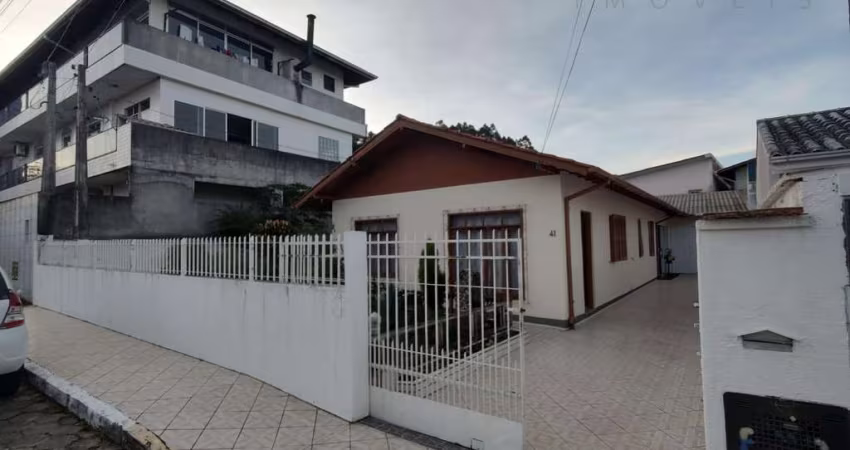 Casa em Prado de Baixo  -  Biguaçu