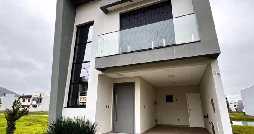 Casa no Bairro Deltaville - Biguaçu, SC