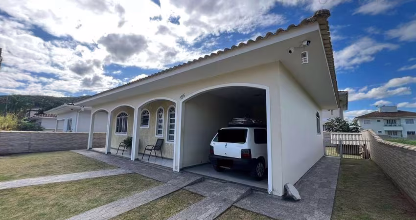Casa no Centro  -  Antônio Carlos