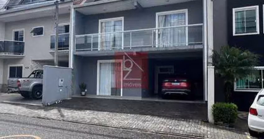 Sobrado em condomínio triplex quintal 208m² r$870.000,00