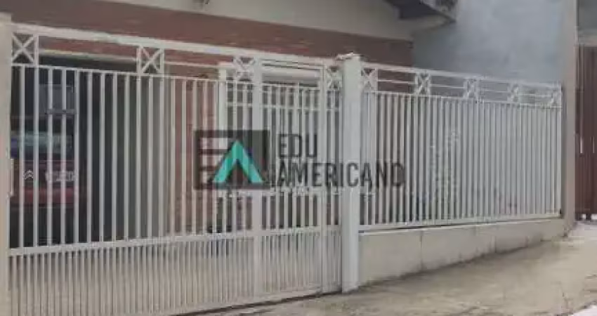 Oportunidade! ótima casa no centro de atibaia com 287 m2 de terreno, quintal e porão