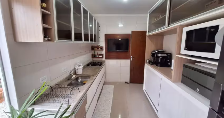 Casa com 3 quartos à venda na Travessa Zabelê, 155, Gralha Azul, Fazenda Rio Grande