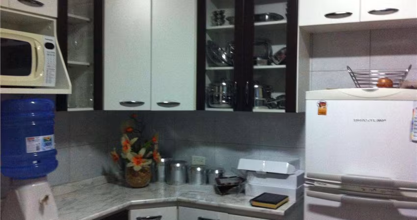 Sobrado à venda 2 dorm. 2 vagas cond. fechado, Vila Pereira Barreto,