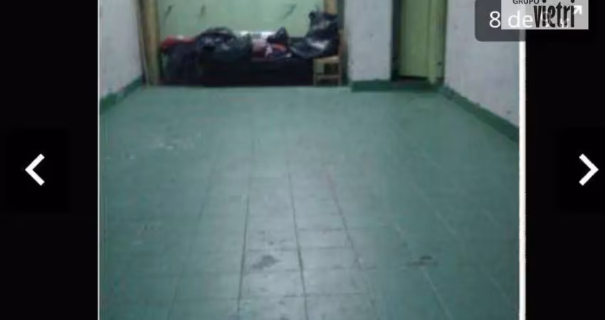 Terreno com 1 salão nível de rua e 2 casas para renda no parque maria domitila