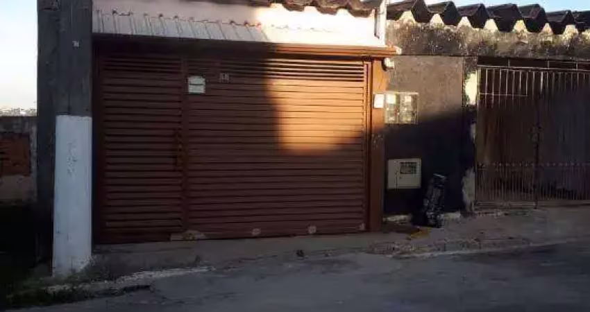 CASA COM EDICULA