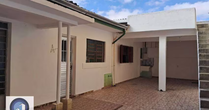 Casa com 1 dormitório, sala grande, cozinha e 1 banheiro_independente
