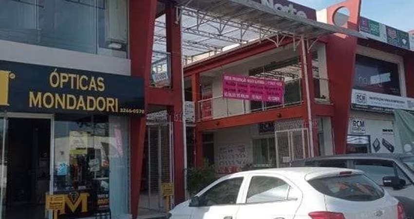 Sala comercial térrea, nos Ingleses.