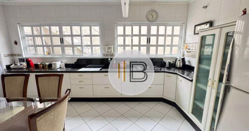 Linda Casa com 4 dormitórios à venda, 152 m² por R$ 990.000 - Xaxim - Curitiba/PR