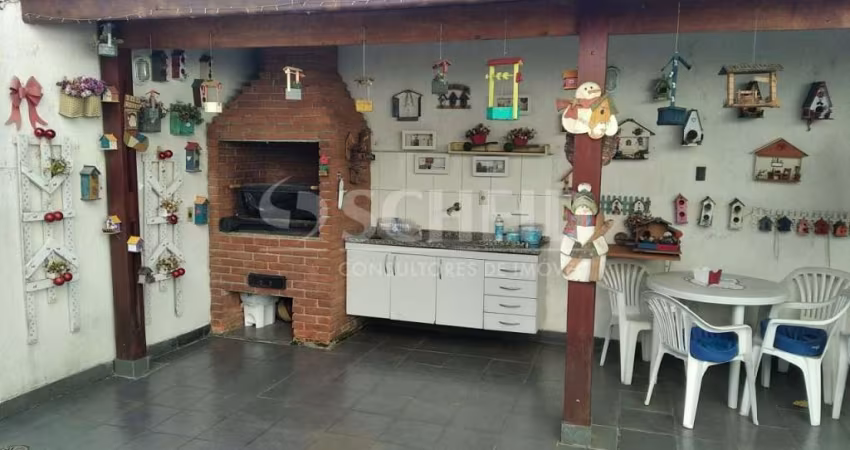Sobrado com três dormitórios na região do Jardim Prudência !!