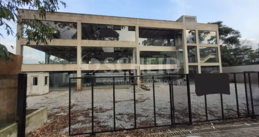 Prédio Comercial em 3 pavimentos todo de vidro, ótima localização na Zona Sul