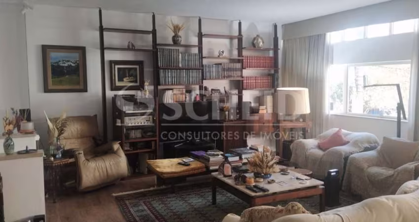 Casa em Condomínio no Jardim Hípico
