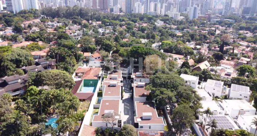 Casa em Condomínio à venda no Alto da Boa Vista com piscina próximo Escola Waldorf Rudolf Steiner