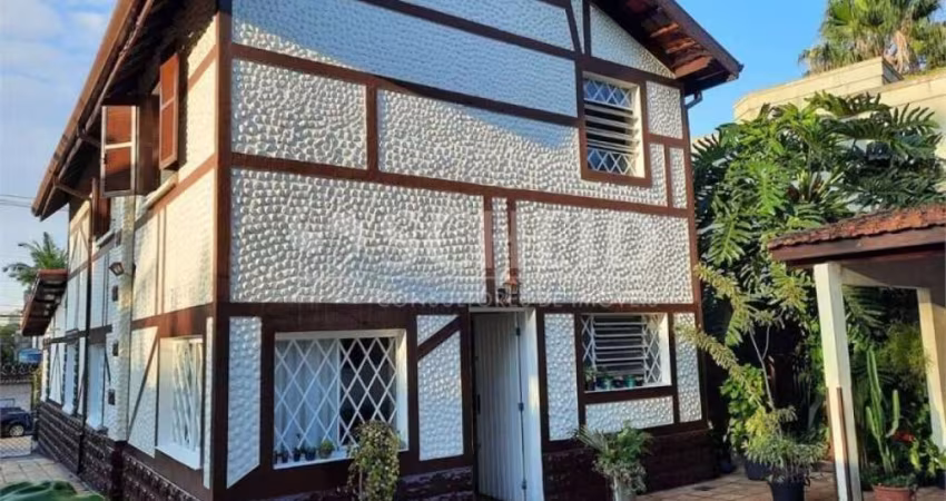Sobrado com 4 Quartos e 5 banheiros à Venda, 262m² por R$ 1.800.000 Alto da Boa Vista