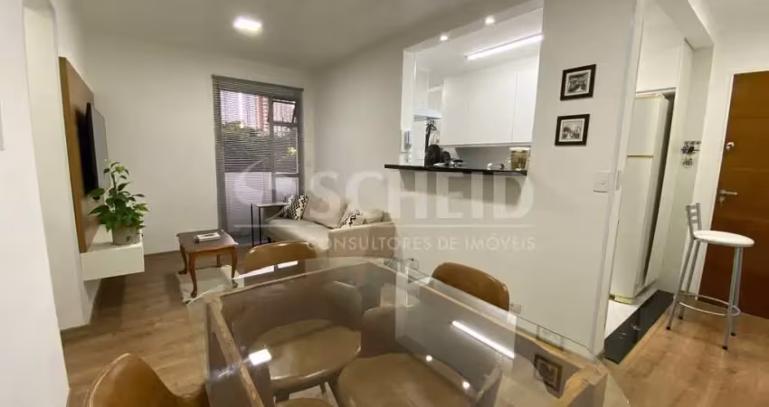 Apartamento reformado de 50m² com vaga fixa em condomínio clube no jardim marajoara.
