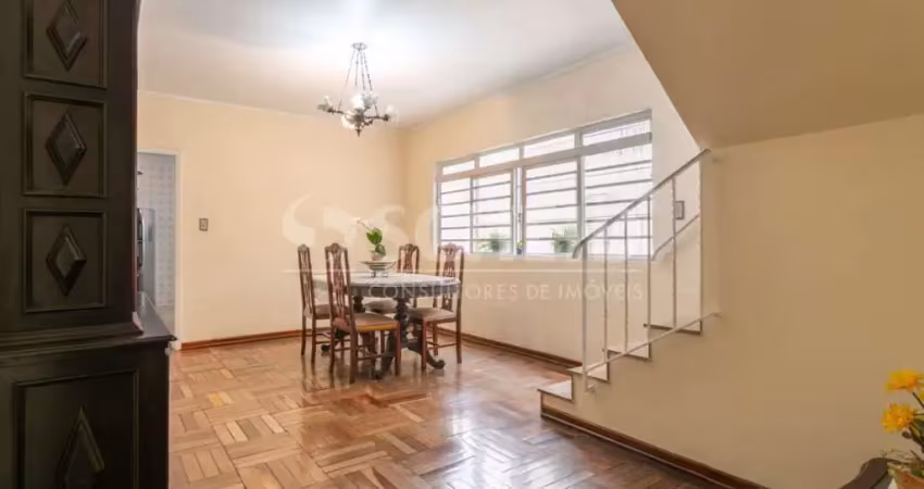 Casa à venda com 4 quartos, 02 suítes no jardim aeroporto