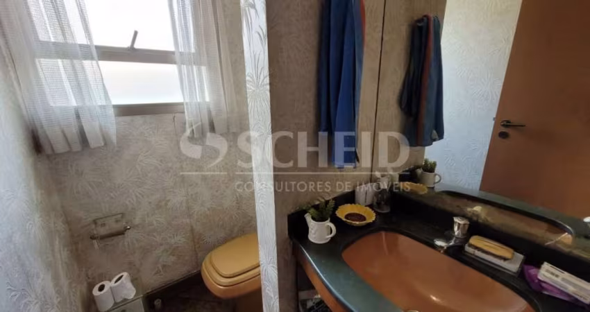 Apartamento a venda em Moema com 3 dormitórios e 3 vagas
