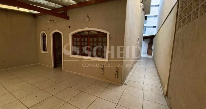 Sobrado para locação de 108,00m² útil, com 3 quartos, no Campo Grande.